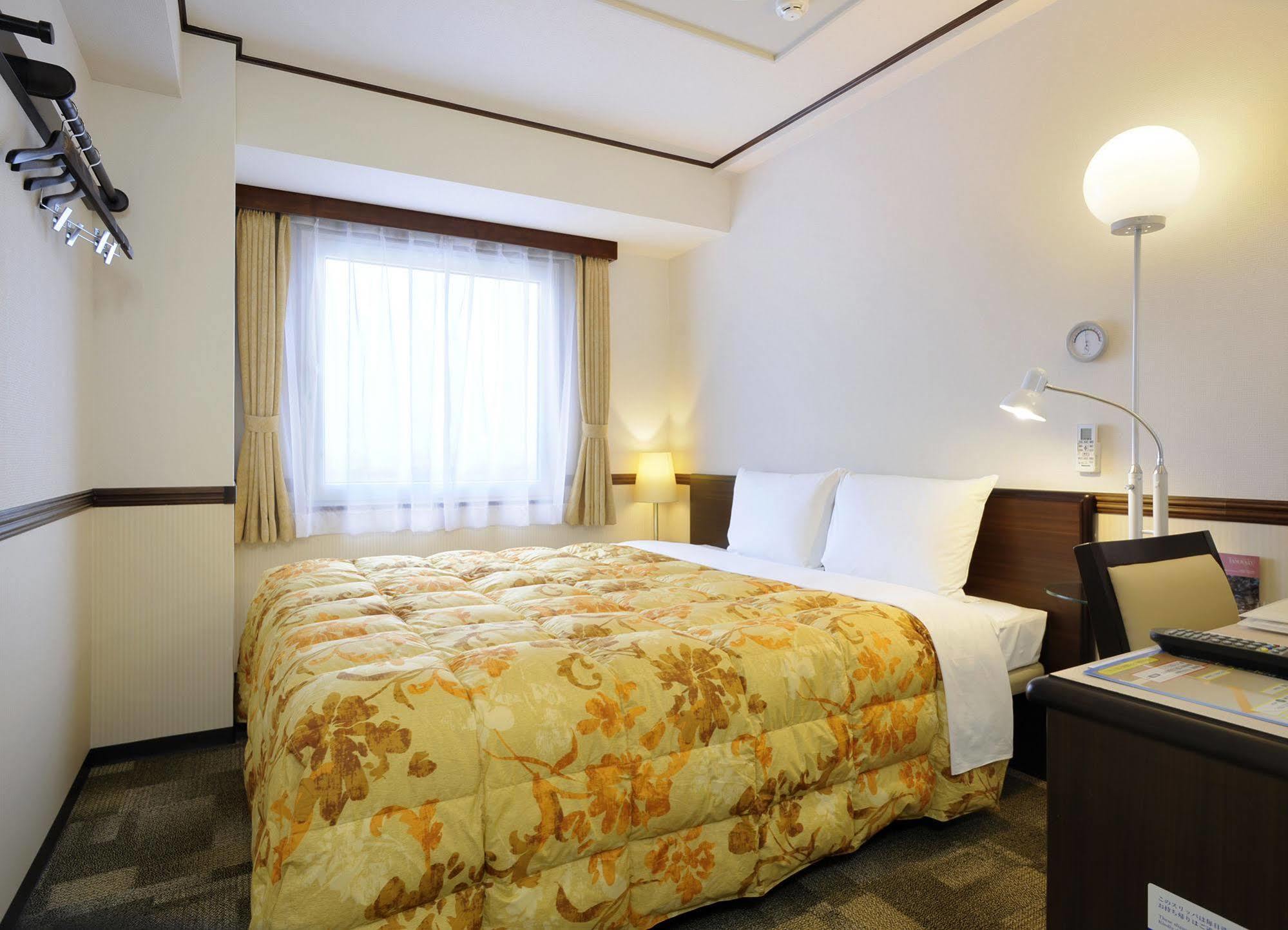 Toyoko Inn Sendai Nishi-Guchi Hirose-Dori Exterior photo