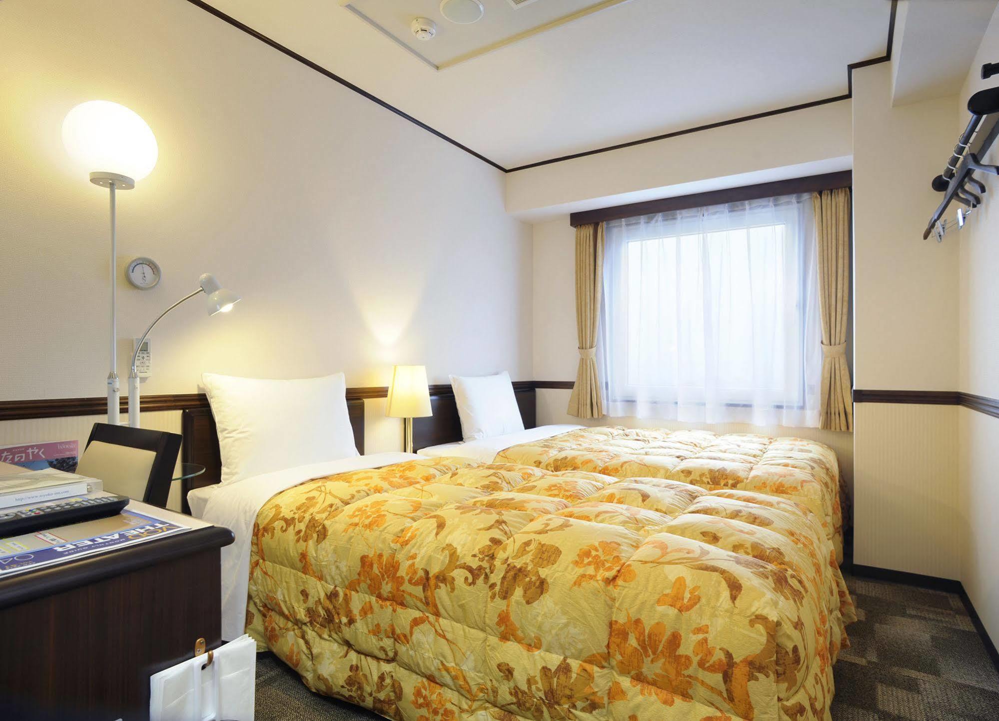 Toyoko Inn Sendai Nishi-Guchi Hirose-Dori Exterior photo