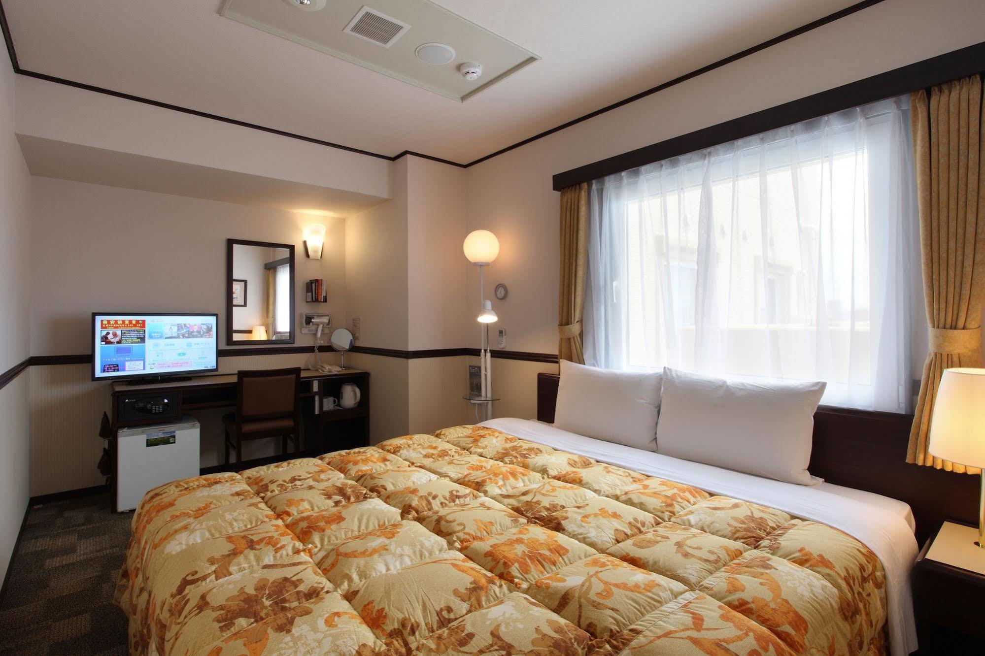 Toyoko Inn Sendai Nishi-Guchi Hirose-Dori Exterior photo